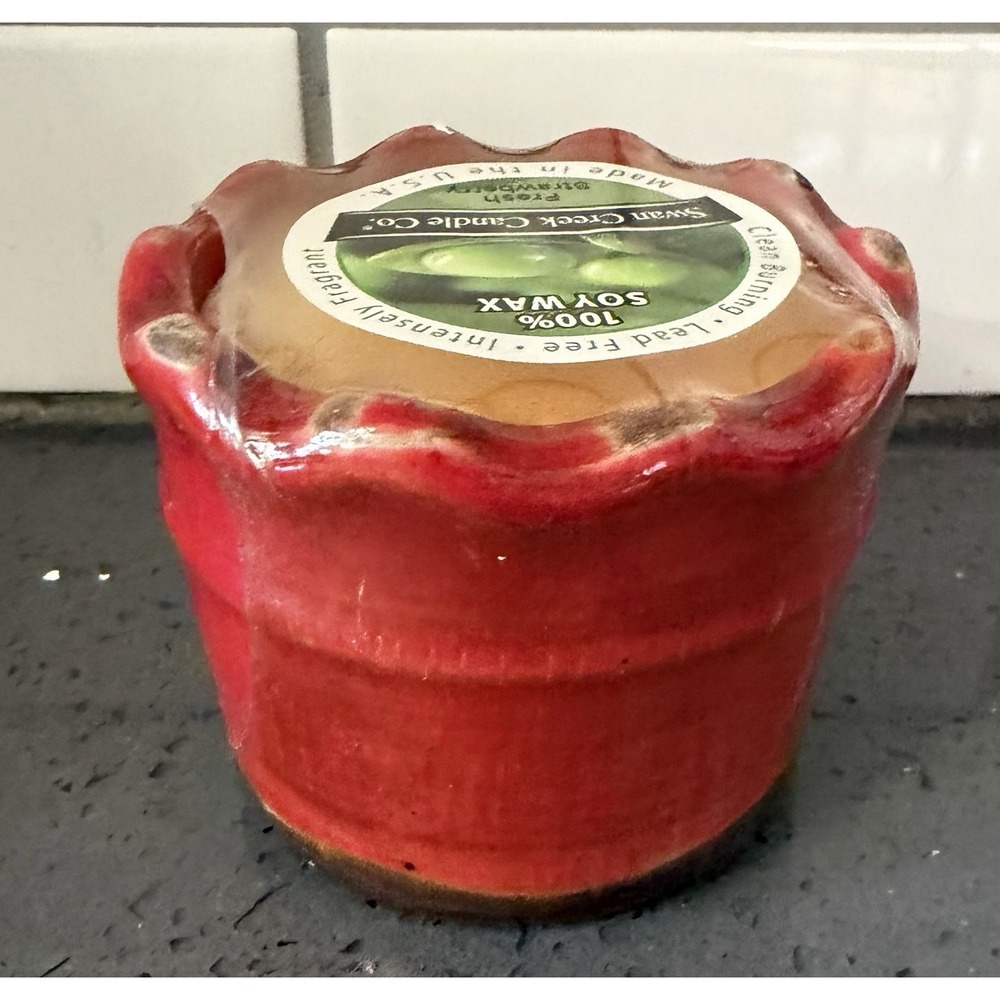 New‎ Swan Creek Candle Fresh Strawberry 100% Soy Wax Red Made In USA 9oz